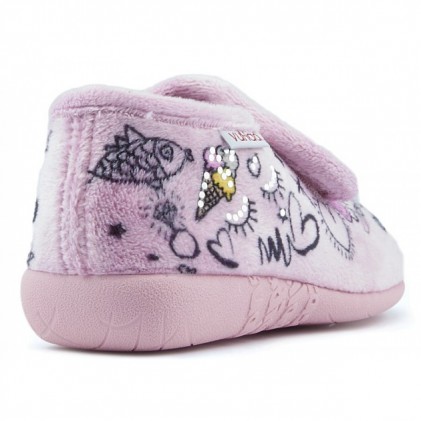 Le sneaker vanno a casa con i disegni di VULLADI ALASKA MAQUILLAJE